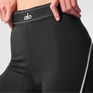 Alo Black High-Waist Leggings with Contrast Stripe